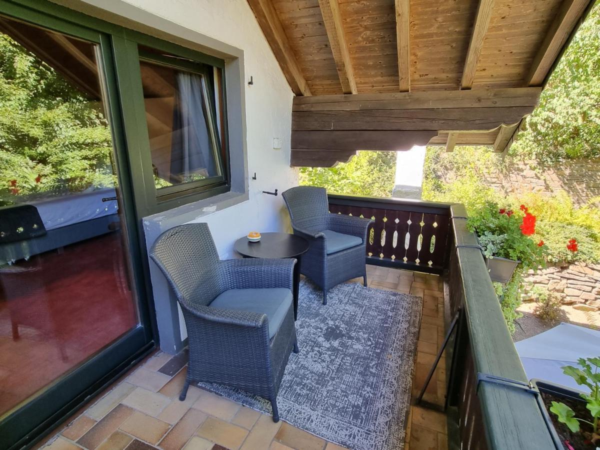 Am Sahrbach Bed & Breakfast *